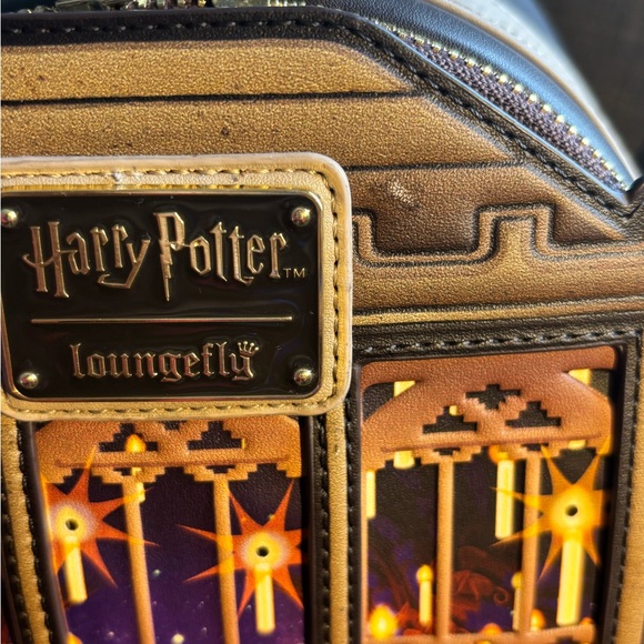 Loungefly Harry Potter Hogwarts Great Hall ✨LIGHT UP✨Mini Backpack - Picture 9 of 11